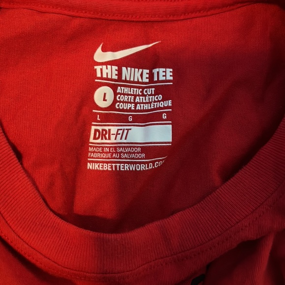 Nike T-Shirt - Picture 2 of 2